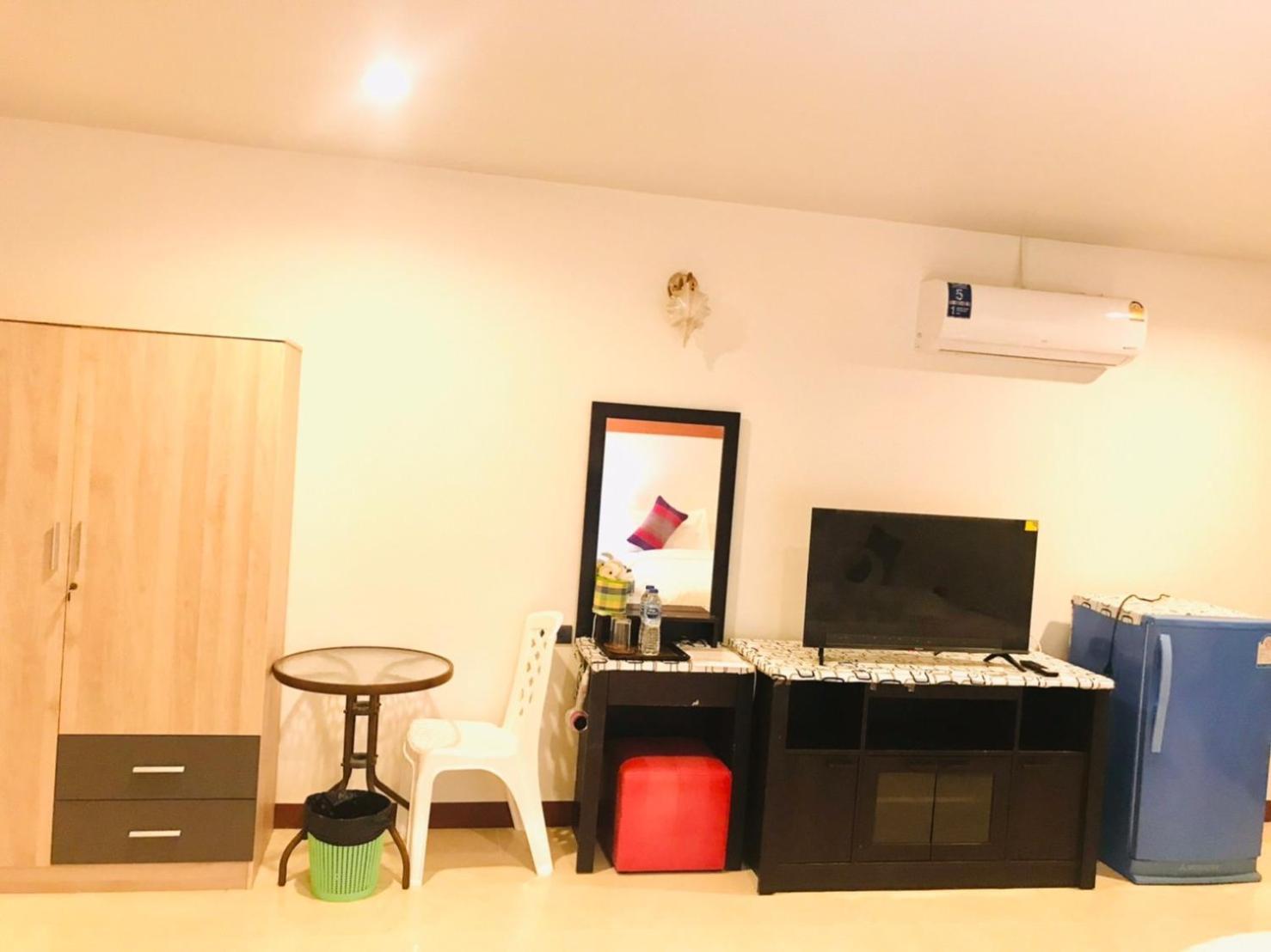 Benetti House Hostel Patong Exterior photo