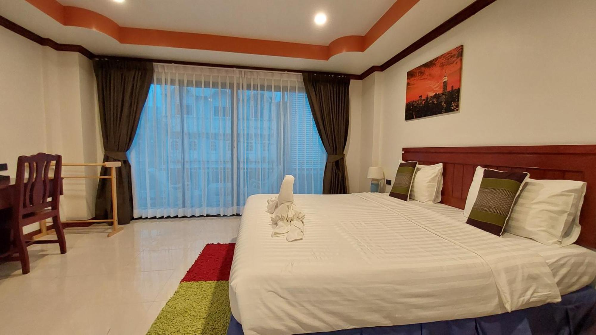 Benetti House Hostel Patong Exterior photo
