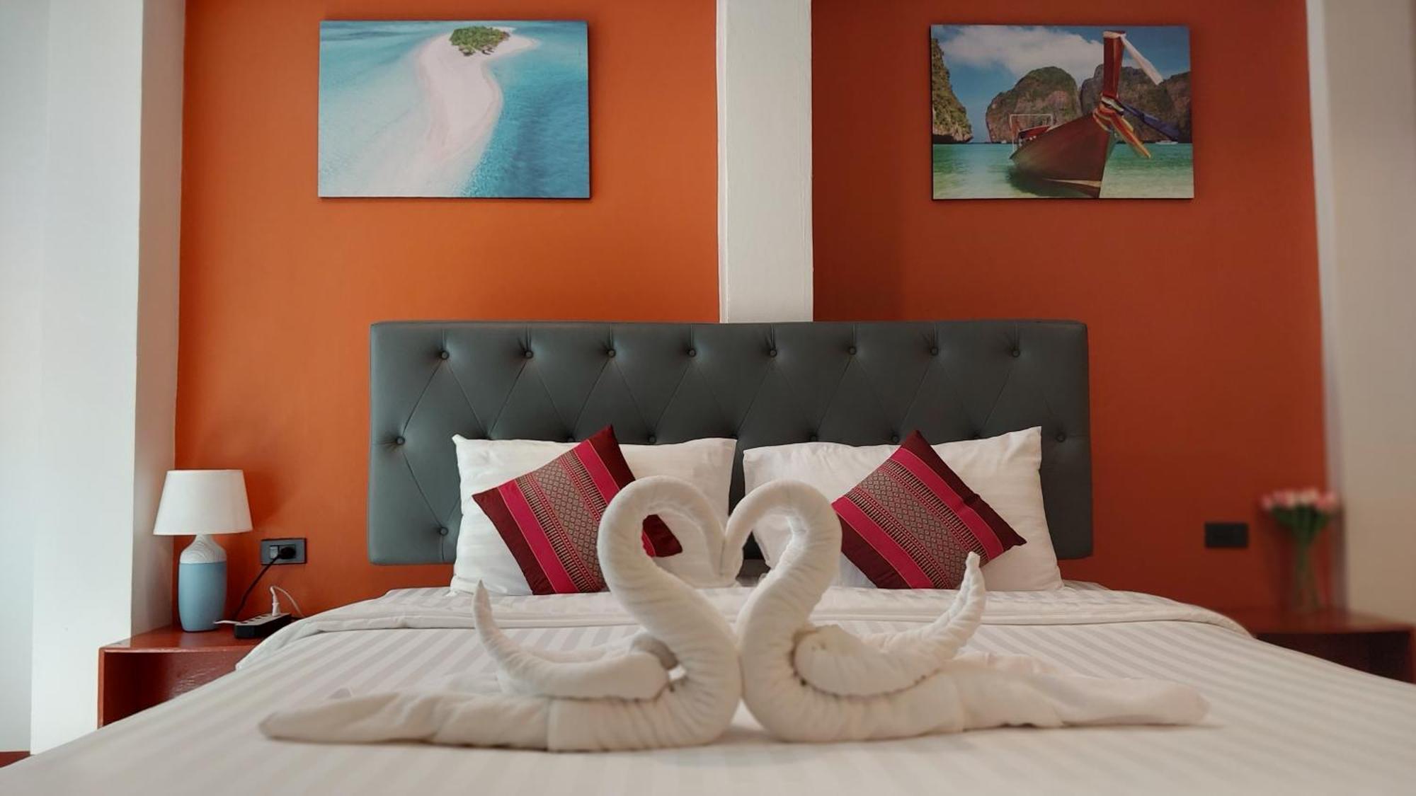 Benetti House Hostel Patong Exterior photo