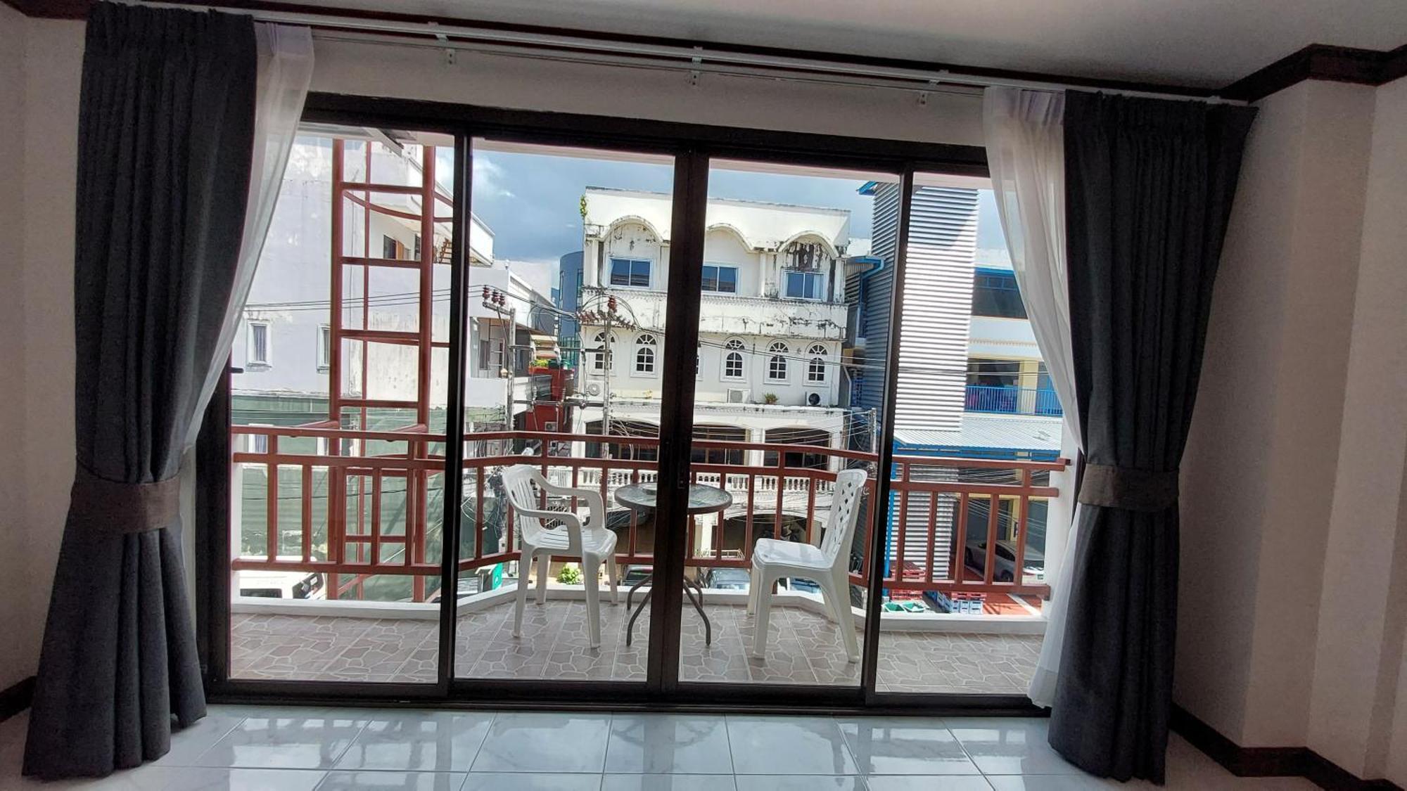Benetti House Hostel Patong Exterior photo